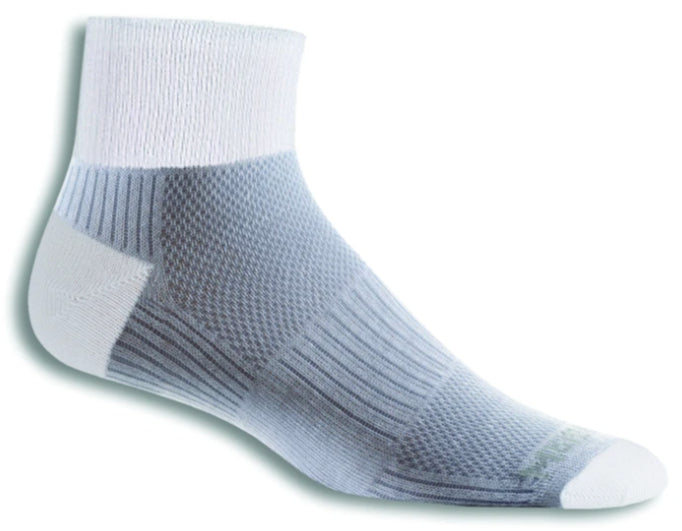 Wrightsock Coolmesh II - Quarter Socks Light Grey/White